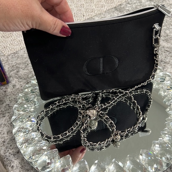 🖤🖤🖤Dior Black Beauty Pouch with Adjustable Braided Chain Attached - Picture 8 of 10